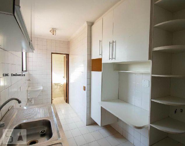 Apartamento à venda com 2 quartos, 72m² - Foto 4