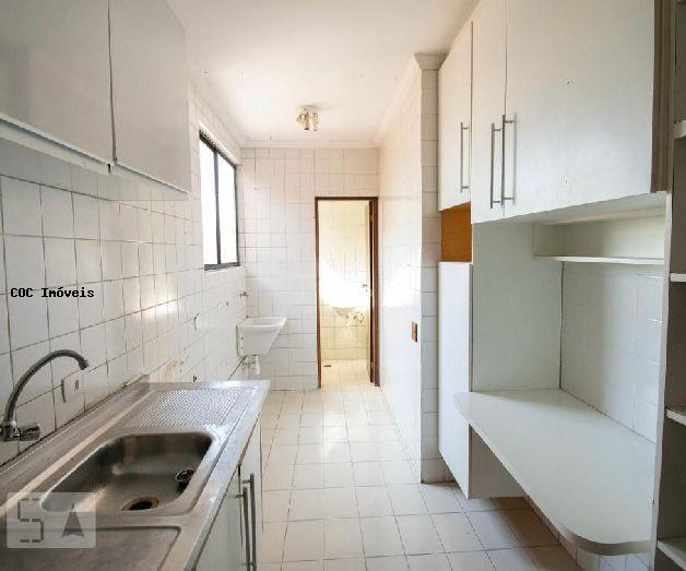 Apartamento para alugar com 2 quartos, 72m² - Foto 5