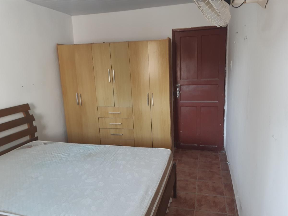 Casa à venda com 2 quartos, 70m² - Foto 2