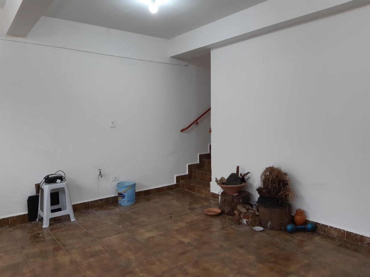 Casa à venda com 2 quartos, 70m² - Foto 11