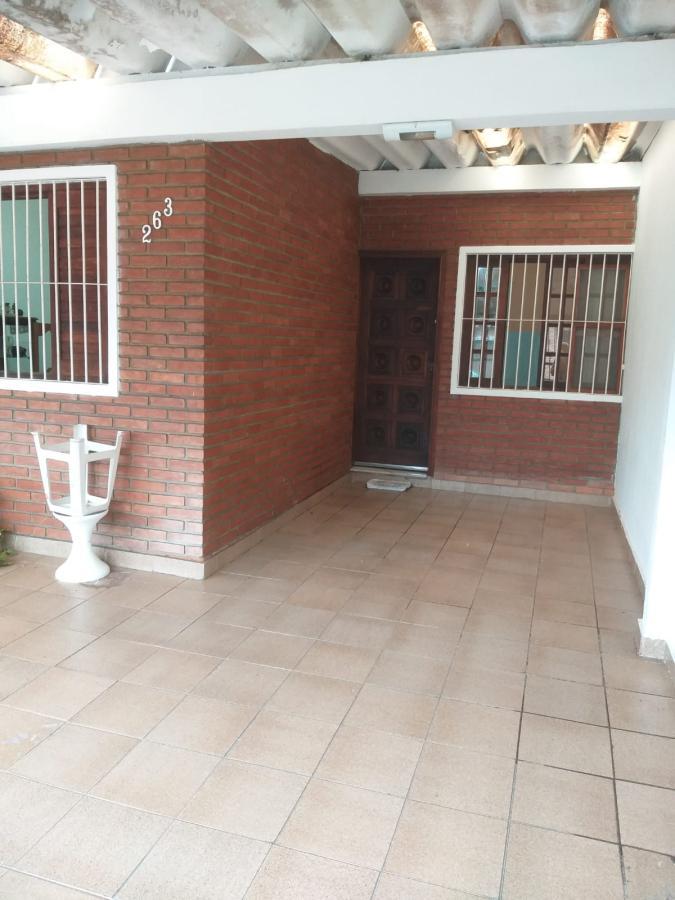 Casa à venda com 3 quartos, 100m² - Foto 2