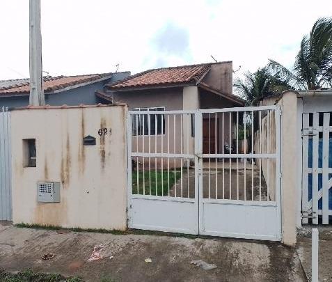 Casa à venda com 2 quartos, 60m² - Foto 1